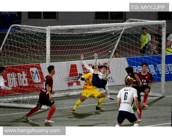 全球瞩目的足球巨星们如何在绿茵场上书写传奇人生与辉煌成就 全球瞩目的足球巨星们如何在绿茵场上书写传奇人生与辉煌成就