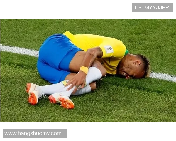 喜欢假摔的足球明星们如何在赛场上演绎戏剧化瞬间与争议时刻