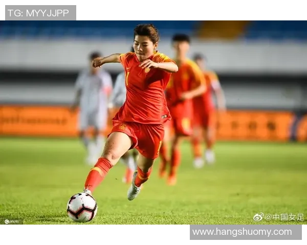 现役弱国足球明星的崛起与挑战：他们如何在逆境中闪耀光芒