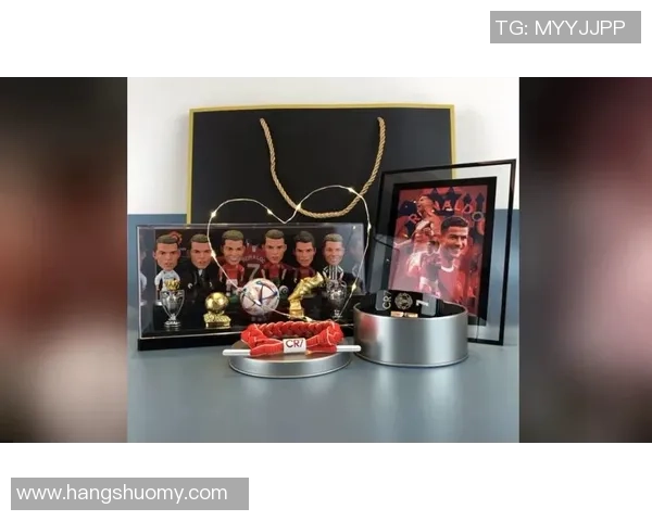 足球明星公仔手办图片欣赏领略球场传奇人物的魅力与风采