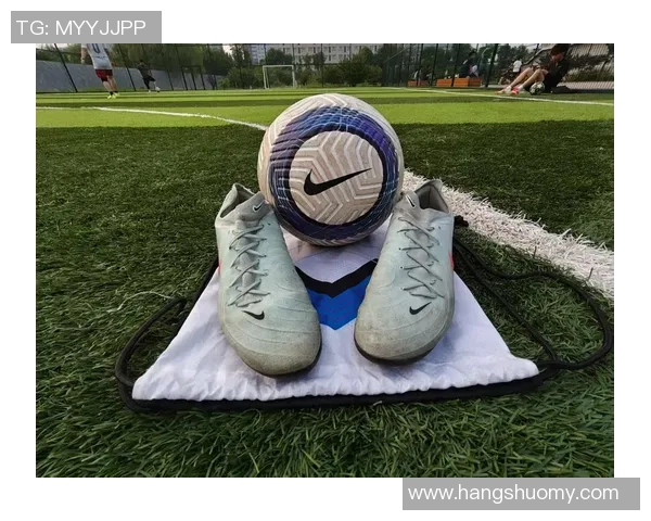 足球明星们的鞋子选择揭秘你知道他们都爱穿什么品牌和款式吗