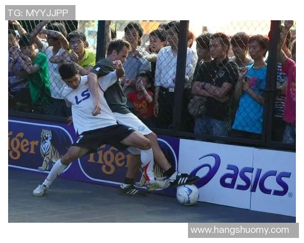 足球明星化身街头球王展现惊人技巧与魅力引发热潮